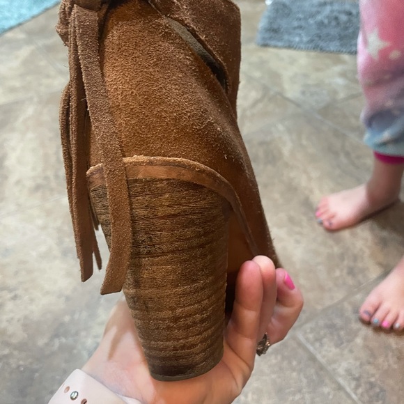 Vince Camuto booties with tassel - Picture 7 of 14